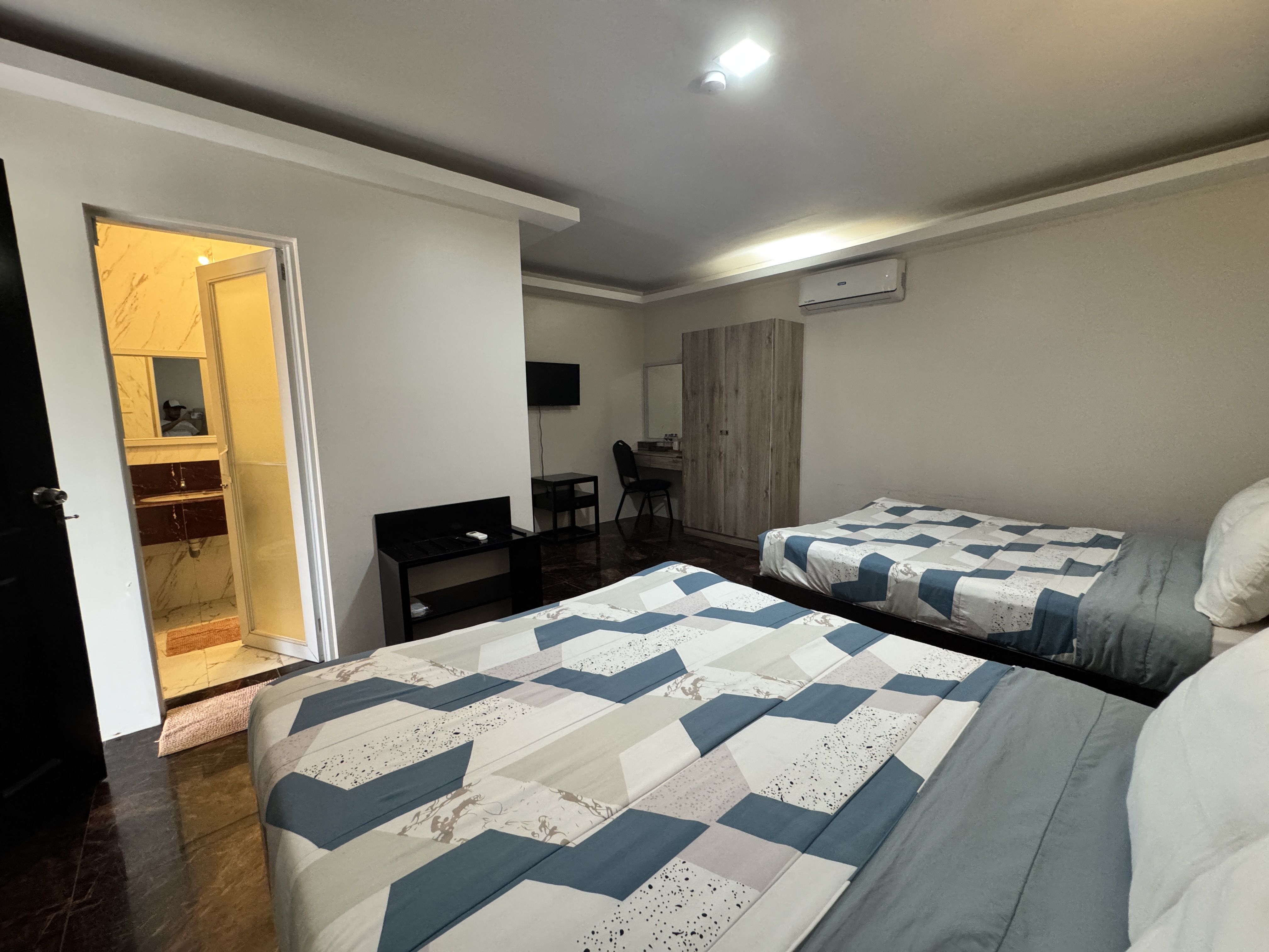 STANDARD ROOM 4
